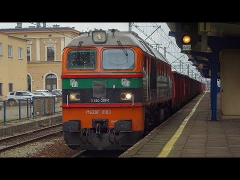 M62BF-3103 Pol-Miedź Trans z węglarkami w Tarnowskich Górach - dwa ujęcia