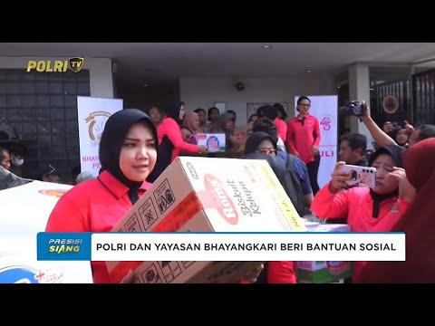 POLRI SERAHKAN BANTUAN UNTUK WARGA TERDAMPAK BANJIR BEKASI