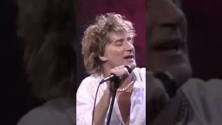 Rod Stewart sings his emotional song Maggie May in1993