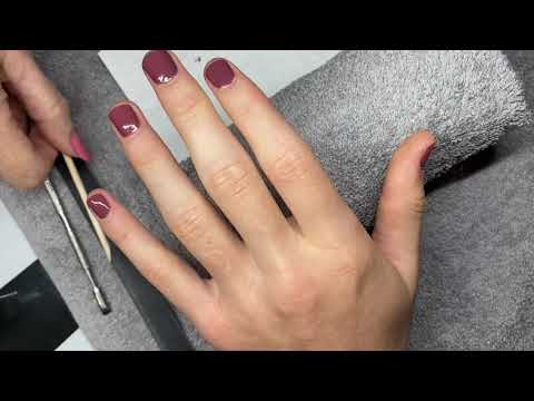 CND VINYLUX Manicure at Home during COVID-19