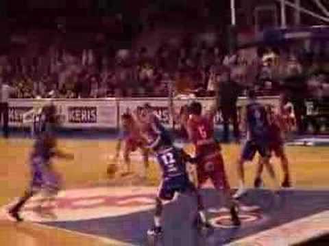 12 10-11-07 Pepinster-BCO - Petrovic goes inside and scores.