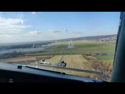 (4K) Boeing 737 cockpit landing Krakow (EPKK)