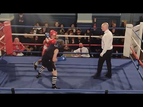 Oxford (Charlotte Bekin) Vs Cambridge (Fiorella Gallardo) ladies varsity boxing. 10 March 2023.