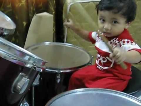 adeeb playing drum