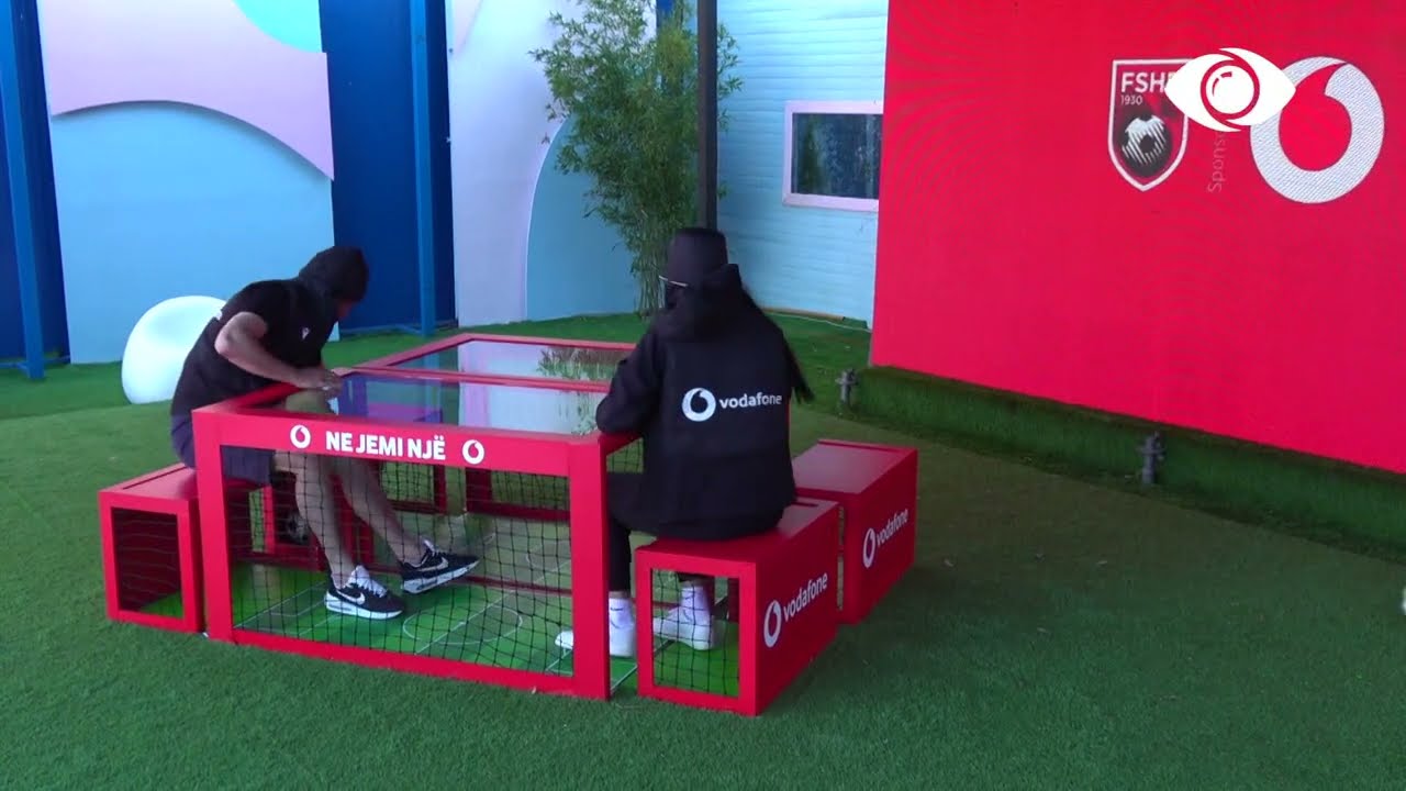 Loja Vodafone/ Efi përballë Luizit