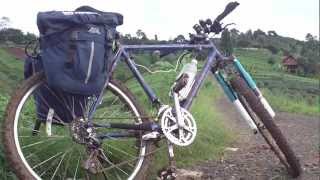 preview picture of video 'Gowes Federal Poema - Pemandangan seputaran Daweung - Jatihandap 221212'