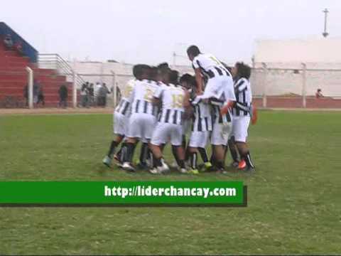 Sport Chancay celebra el ascenso a primera, trofeo