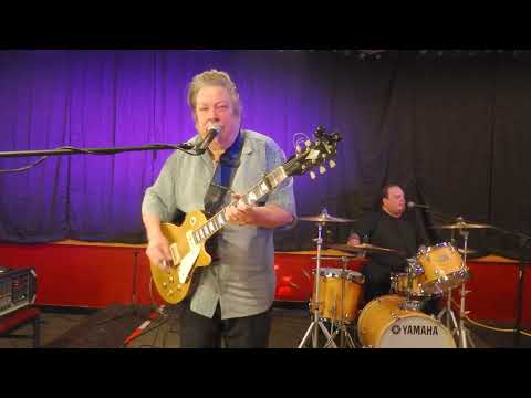 Niki Hoeky ~ The Johnny Roy RubTones Duo ~ 11th Frame Lounge 02/16/22