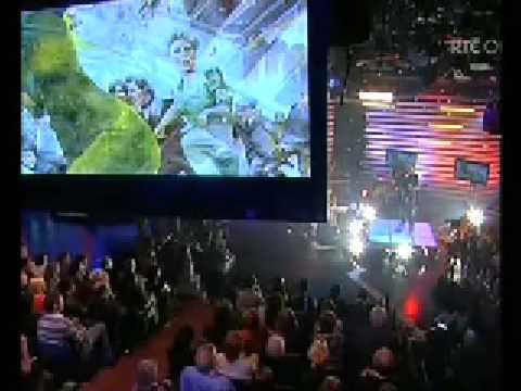 Justin Hayward sings Forever Autumn on the Late Late... with my mate Dave (obviously)