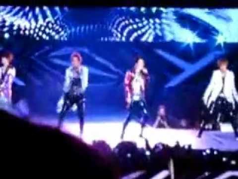 2012.09.22 SMTOWNJKT - Taetiseo & EXO "DJ Got Us Falling In Love"