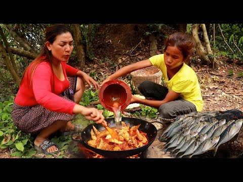 Cooking chicken wing curry spicy with mushroom- Sea fish stir fry with spice for delicious +3food