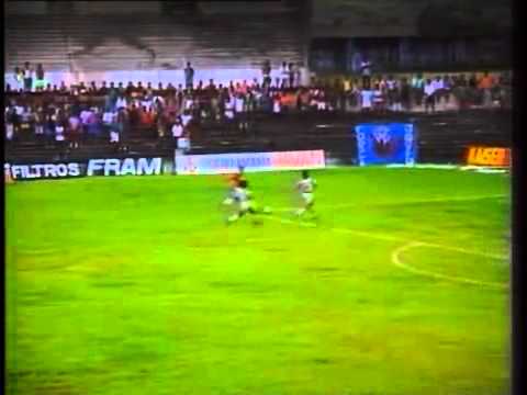 Em 1992, Internacional vence o Paysandu por 1 a 0 pelo Campeonato Brasileiro.
