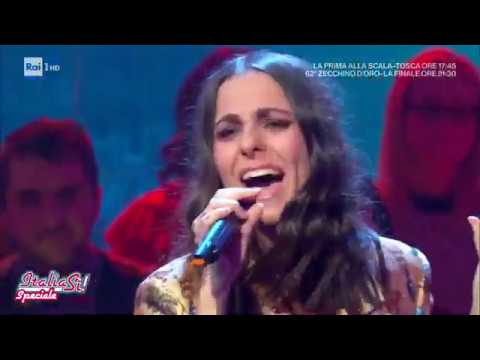 Prima sfida: Giulia Mutti canta "Romanzo cattivo"