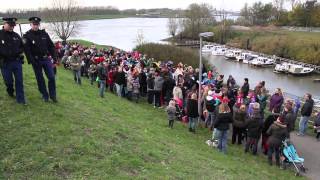preview picture of video 'Ons Hoogvliet - Aflevering 13 - Intocht Sinterklaas 2013'