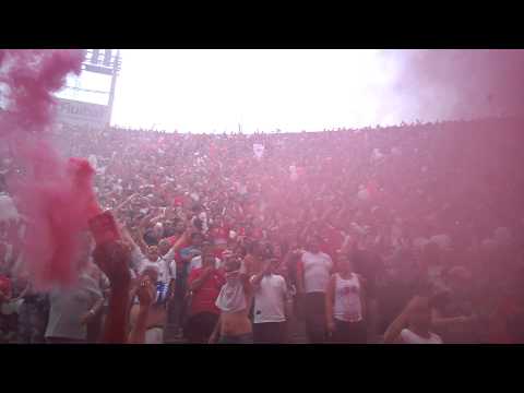 "Vamos Globo que hoy hay que ganar!! â™ªâ™«" Barra: La Banda de la Quema • Club: Huracán