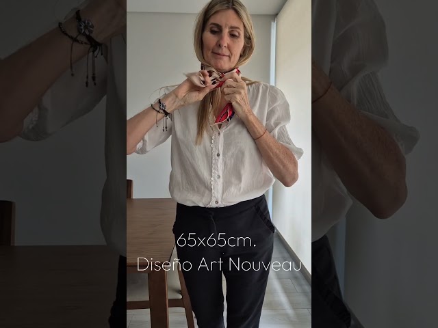 Vídeo relacionado con PoeticEHome Bufanda de seda de morera 100% pura para mujer, pañuelo cuadrado 68x68cm, accesorio para cabeza cuello regalo empaquetado