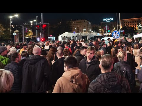 UŽIVO:10 do 18!Dijana Hrka ispred Skupštine 5. dan štrajkuje glađu. Narod i studenti uz nju