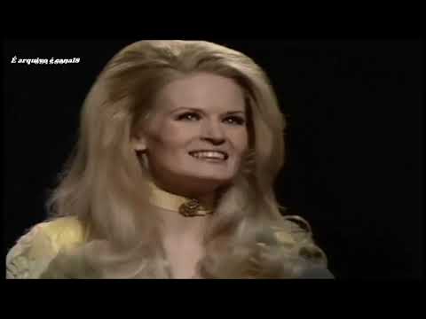 Lynn Anderson -- Rose Garden - ( Mar De Rosas ) - HD