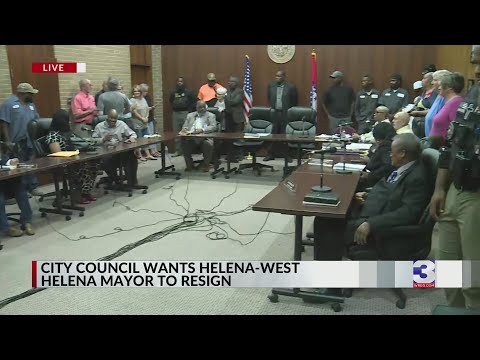 Live look at the City Council meeting where Helena-West Helena Mayor is asked to resign