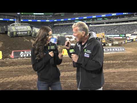 2016 - Race Day LIVE! - E. Rutherford - Official Post Show