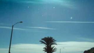 preview picture of video 'Chemtrails in Pacific Palisades. Bush'
