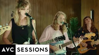 Marika Hackman performs "My Lover Cindy"