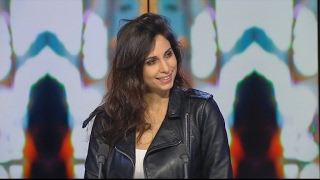 Yasmine Hamdan sings to 'The Beautiful Ones'