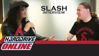 SLASH talks about the new album "LIVING THE DREAM" with Myles Kennedy!