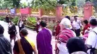 preview picture of video 'Dungsey Garab Dorje Rinpoche arriving for Chod'