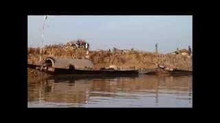 preview picture of video 'Navigazione sul Niger'