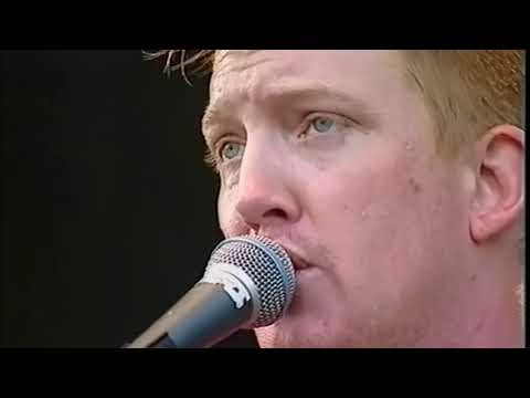 Queens of the Stone Age - The Sky is Fallin' (Live at V2003) HD