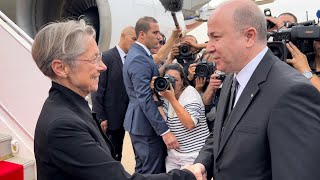 Le Premier Ministre accueille la Première Ministre de la République française à son arrivée à Alger