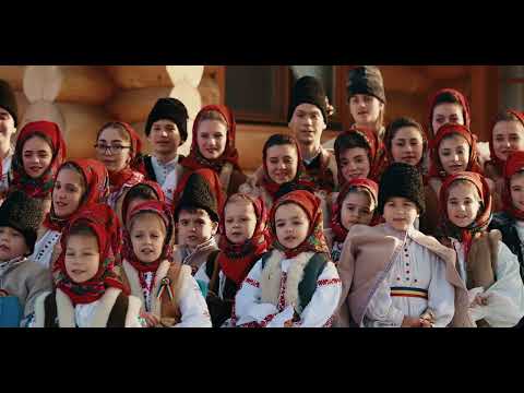 Grupul "Mostenitorii Cantecului" - Casa ce îi colindată