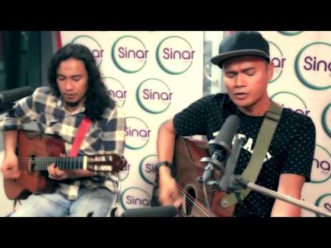 Download Pretty Ugly Jika Diberikanku Satu Peluang versi Akustik Mp3
dan Mp4 Terupdate Gratis