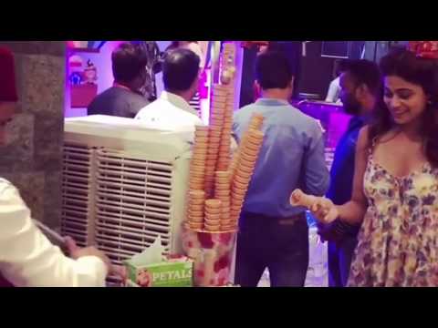 turkish ice cream boy playing with shamita shetty