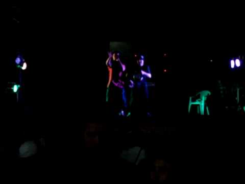 TABU PIOLA EN VIVO , IQUIQUE . perros locos