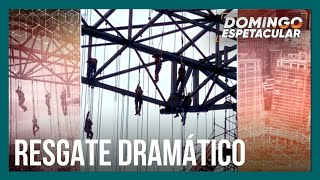 Operários ficam pendurados a 100 metros de altura e resgate dramático é realizado em SP