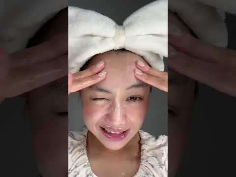 Product name is 👀 #chxrryglowy #orien #cleansingoil #blackheads #cakey #makeup