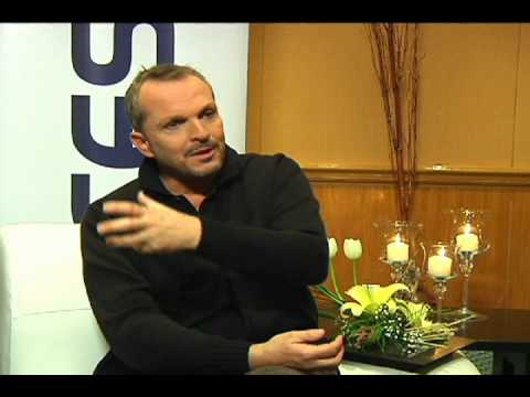 Miguel Bosé habla sobre su amigo Ricky Martin