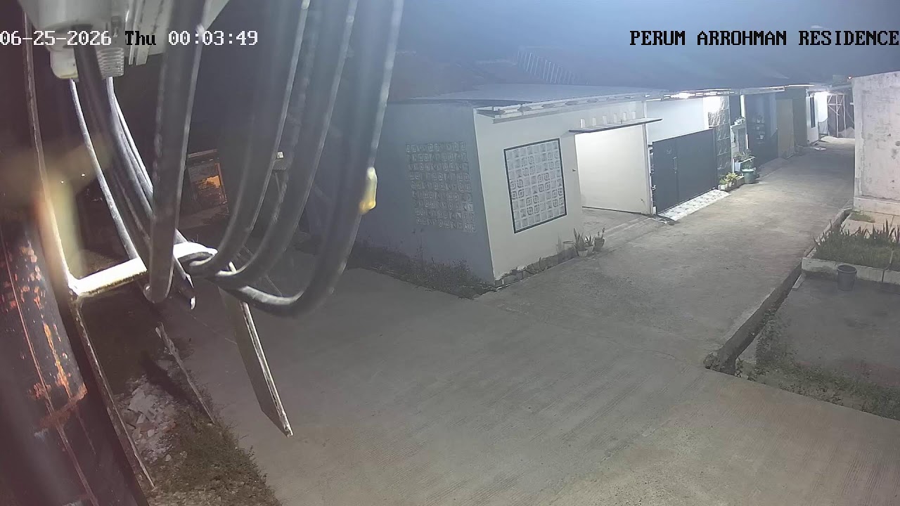 Live webcam view of Arrohman Residence Street, Demak