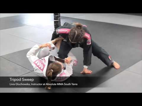 Reverse De La Riva Sweep (Livia Gluchowska)