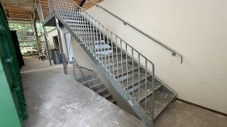بيع مادة بناء أخرى Ståltrappe varmgalvaniseret med repos - صورة 4 | Machineryline BH مادة بناء أخرى Ståltrappe varmgalvaniseret med repos | صورة 4 - Machineryline