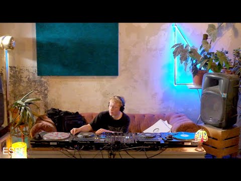 Essi | synthygate | Ambient, Downtempo, Dub Techno, Deep house set at Petite île - 15.12.2024