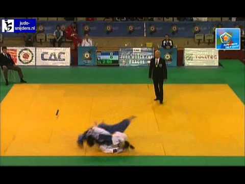 Judo 2011 WC Women Prague: Laura Vargas-Koch (GER) - Karine Berger (FRA) [-70kg]
