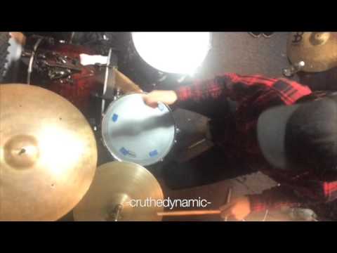 Steve Bryant aka Cru Jones on drums + samples