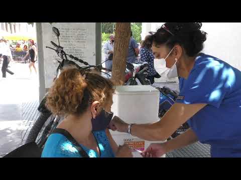 Hoy funcionan seis vacunatorios móviles COVID-19 en la ciudad de Salta