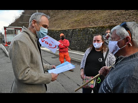 Remise d'une pétition aux TMR (Transports Martigny Région)