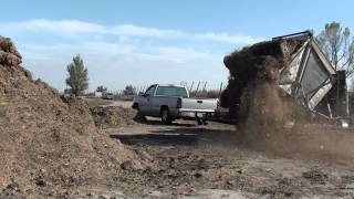 preview picture of video 'Lawn Debbi AKA Lawn Debris Bin from IBBZinc short dumping.m2ts'