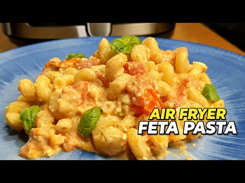 This tastes like fancy restaurant pasta, but it’s super easy and done in 15 minutes