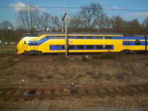 VIRM race na station Eindhoven